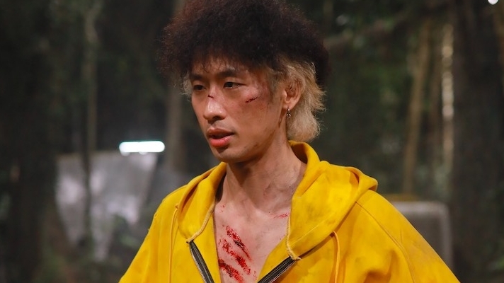Vừa là "trai hư" trong phim Mai, Tuấn Trần đã xuất hiện khác lạ trong phim mới