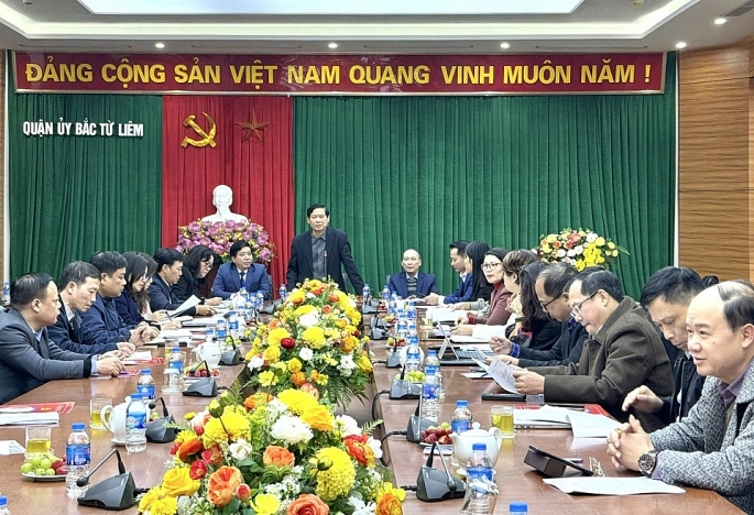 Phó Trưởng ban Thường trực Ban Tuyên giáo Thành ủy Phạm Thanh Học phát biểu kết luận hội nghị.