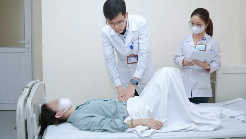 Cứu sống nữ bệnh nhân người nước ngoài bị biến chứng áp xe ruột thừa, gây nguy hiểm tính mạng
