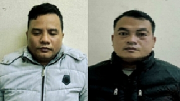 Bắt 2 gã đàn ông trộm cắp tài sản tại điểm dừng xe buýt ở Hà Nội