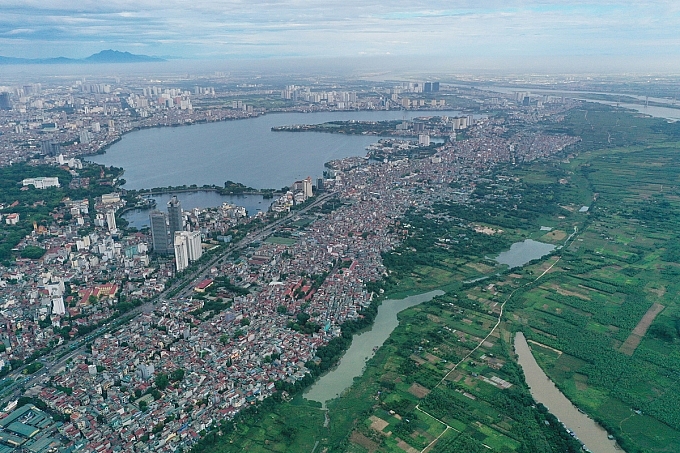 Khu vực dân cư ngoài đê Nhật Tân, giáp bãi sông Hồng thuộc quận Tây Hồ. Ảnh: Ngọc Thành