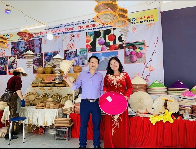 Sản phẩm nón lá làng Chuông – sản phẩm OCOP 4 sao của cơ sở sản xuất nón lá làng Chuông (xã Phương Trung, huyện Thanh Oai, Hà Nội). Ảnh: Văn Biên