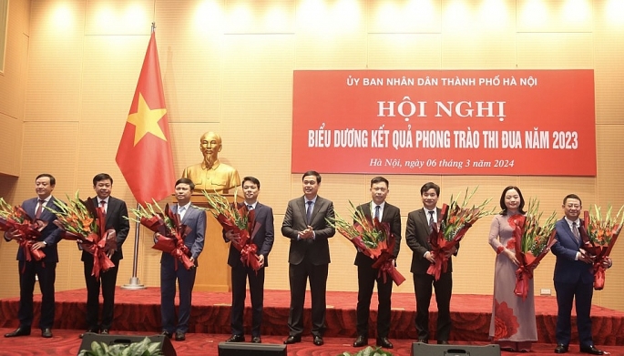 Chủ tịch UBND TP Hà Nội: thi đua phải lan rộng khắp mọi mặt, mọi tầng lớp Nhân dân