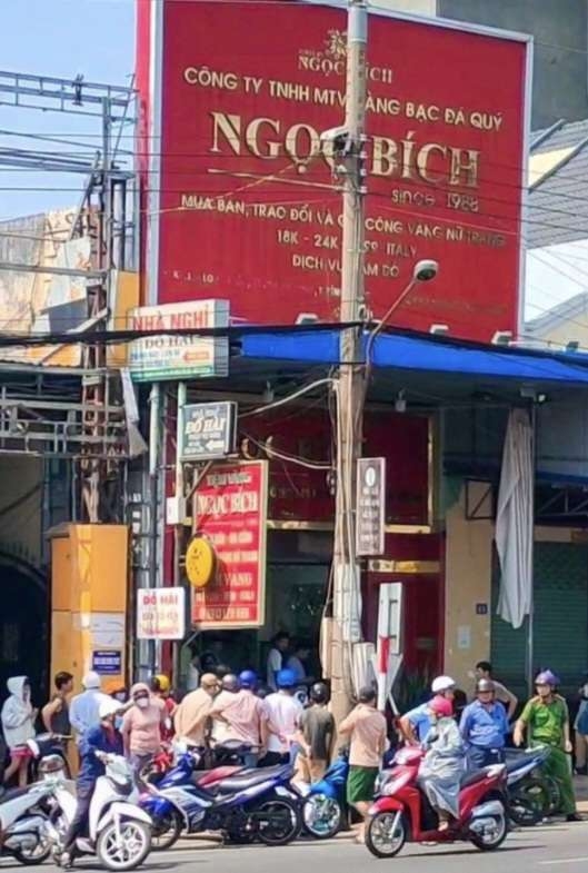Bắt đối tượng 17 tuổi cướp tiệm vàng ở Bình Phước