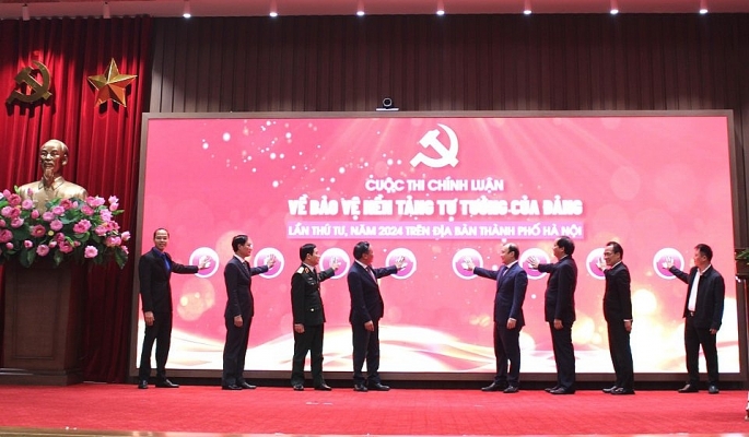 Các đồng chí lãnh đạo Trung ương và TP Hà Nội nhấn nút phát động Cuộc thi.  