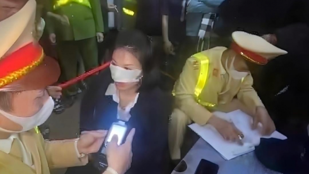 Diễn biến mới vụ nữ tài xế vi phạm nồng độ cồn, va chạm giao thông trên phố Trần Cung