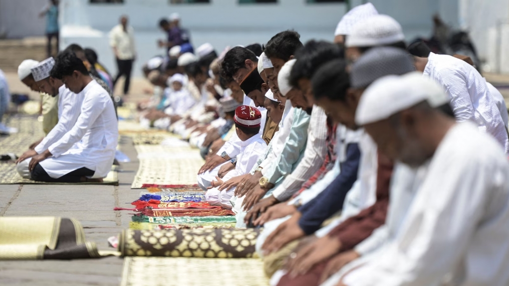 Người Hồi giáo chính thức bước vào tháng lễ Ramadan