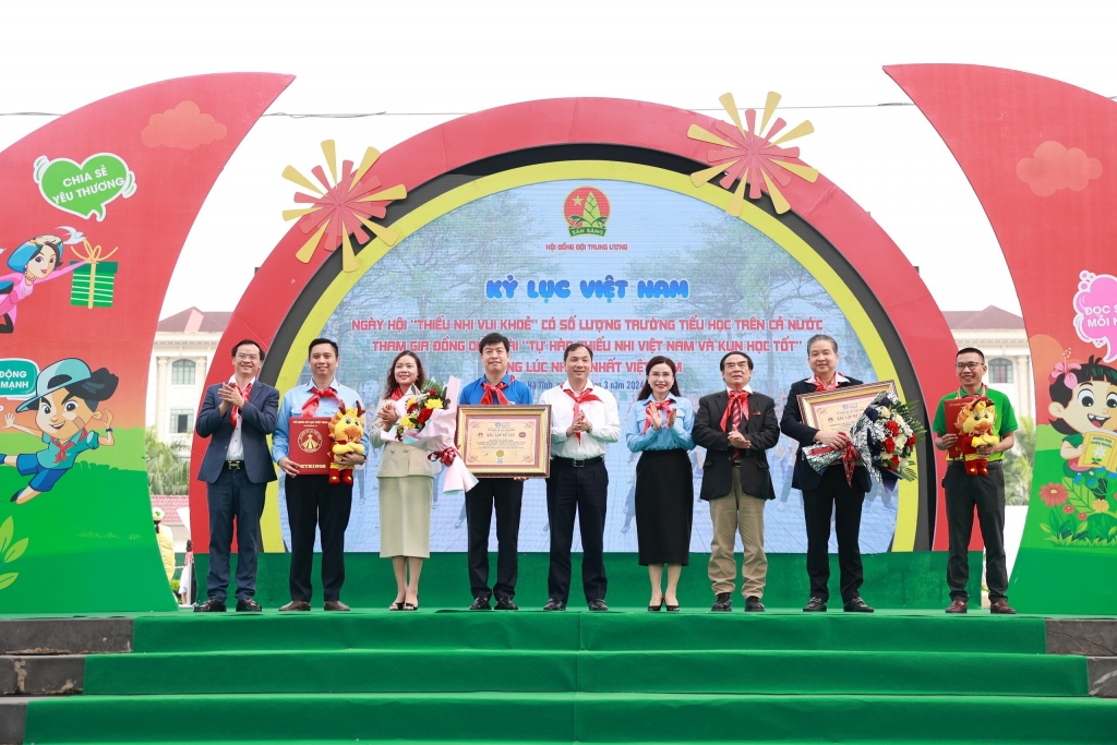 Sôi động màn đồng diễn của 5 triệu thiếu nhi được xác lập kỷ lục Việt Nam