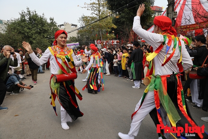 Điệu múa Con đĩ đánh bồng là nét độc đáo nhất trong lễ hội làng Triều Khúc.  Ảnh: Khánh Huy