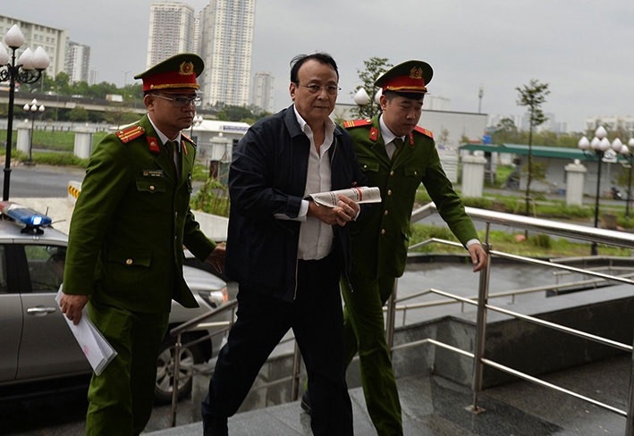 Đông đảo bị hại tham dự phiên tòa xét xử vụ án Công ty Tân Hoàng Minh