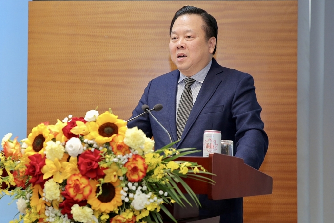 Đồng chí Nguyễn Hoàng Anh, Ủy viên Trung ương Đảng, Chủ tịch Ủy ban phát biểu giao nhiệm vụ