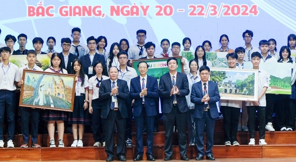 8 học sinh Hà Nội dự kỳ thi khoa học kỹ thuật cấp quốc gia