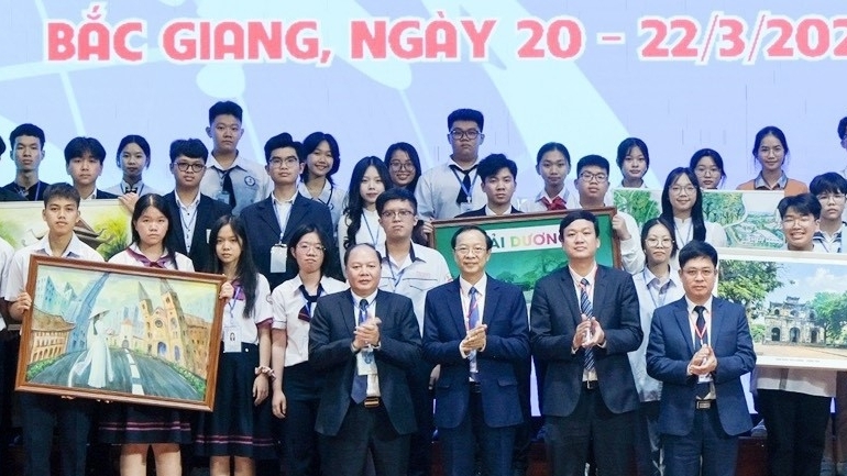8 học sinh Hà Nội dự kỳ thi khoa học kỹ thuật cấp quốc gia