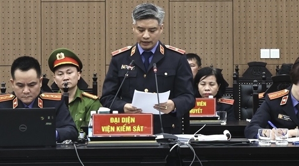 Viện kiểm sát Nhân dân bất ngờ đề nghị giảm án cho bố con Chủ tịch Tân Hoàng Minh
