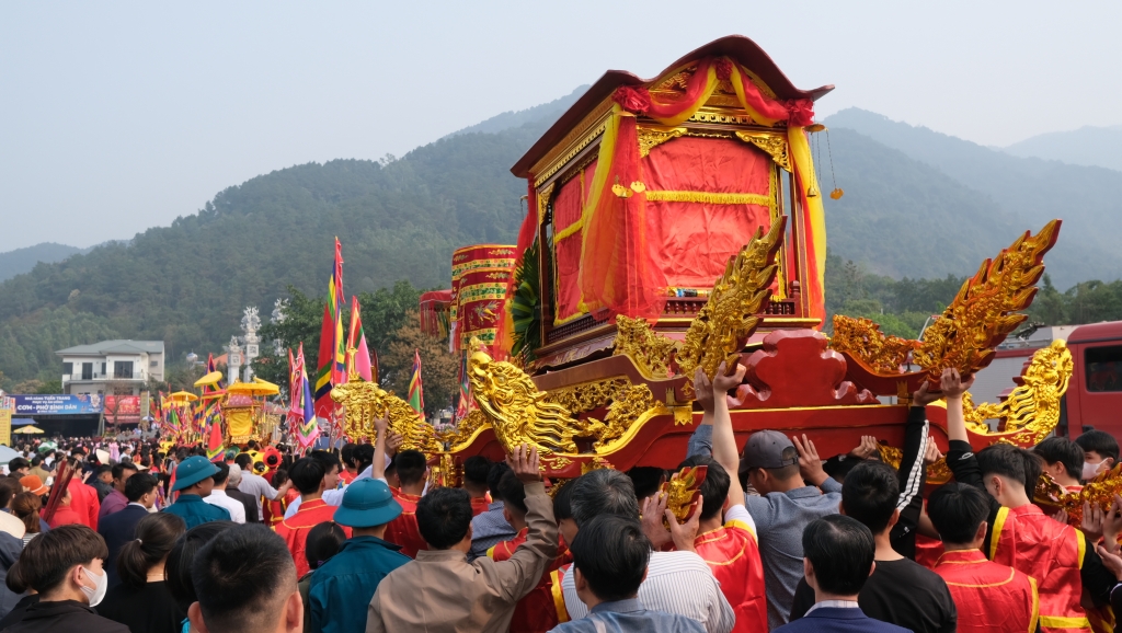 Vĩnh Phúc: Khai mạc lễ hội Tây Thiên thu hút hàng vạn du khách tham dự