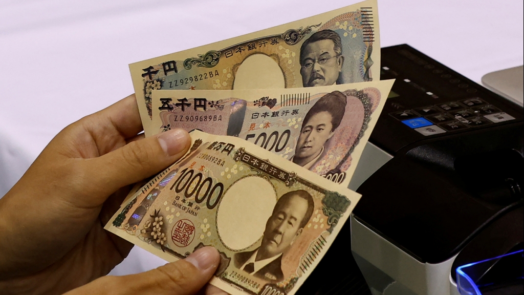 Nhật Bản họp khẩn khi đồng yên rớt giá kỷ lục