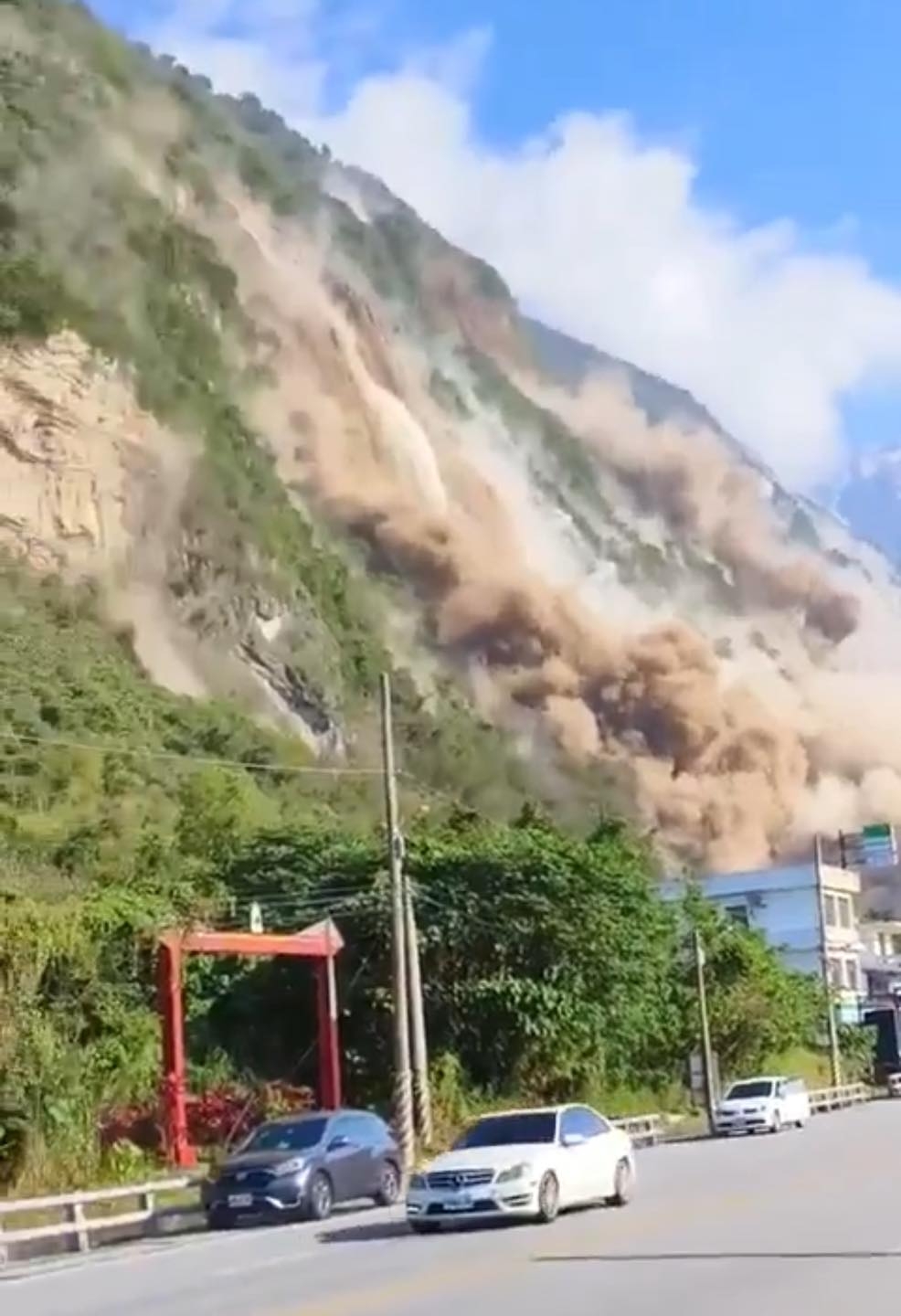 Những hình ảnh mới nhất về trận động đất tại Đài Loan (Trung Quốc)