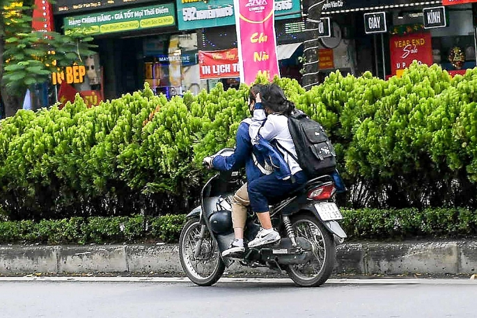 Học sinh điều khiển xe mô tô - xe gắn máy khi chưa đủ điều kiện theo quy định 