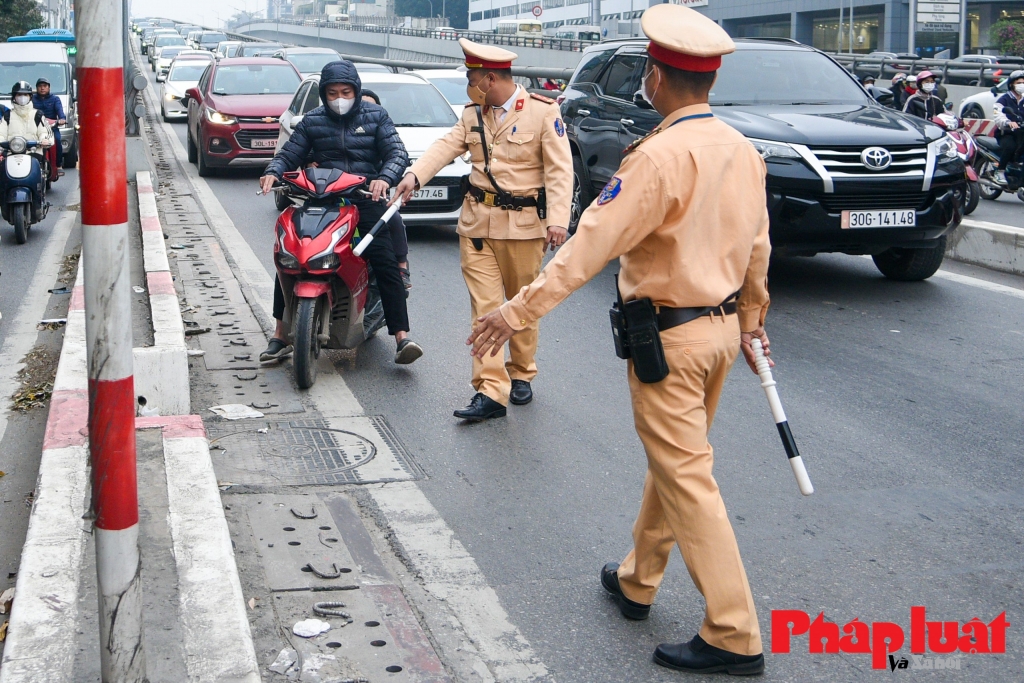 Hà Nội: xử lý gần 800 trường hợp vi phạm Luật Giao thông đường bộ trong ngày 2/4