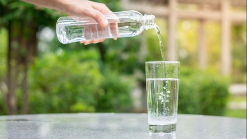 Điều gì xảy ra với cơ thể khi bạn uống quá nhiều nước?