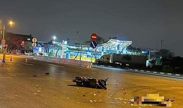 Hiện trường vụ tai nạn đêm 4.4 tại phường Anh Dũng, quận Dương Kinh. Ảnh: Page Hải Phòng.