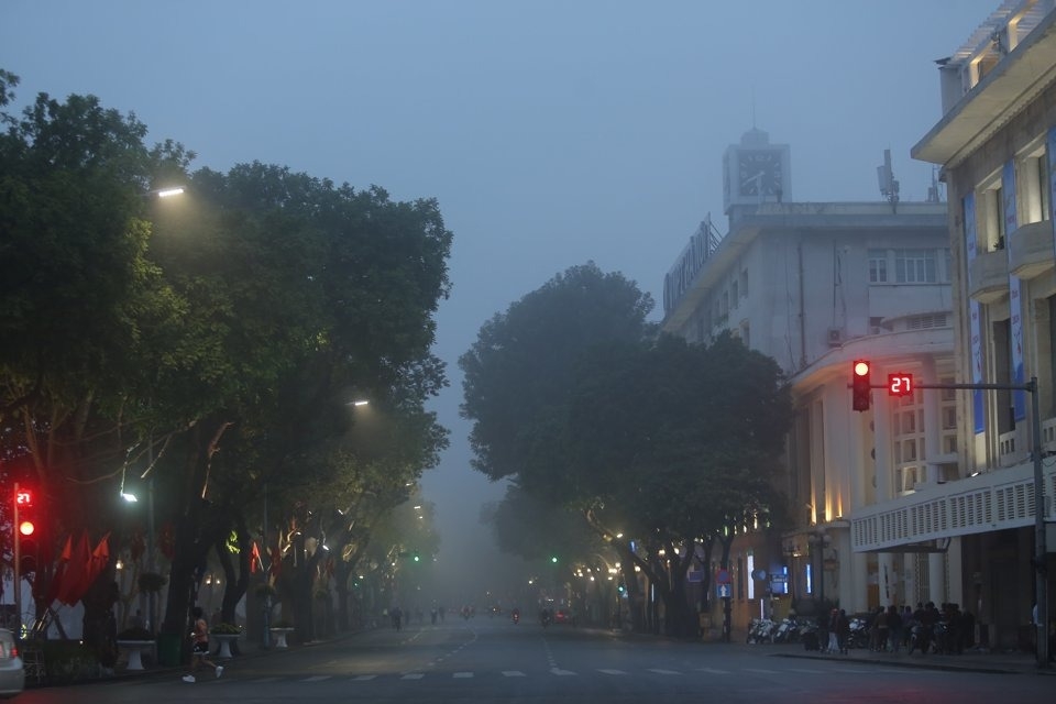 Dự báo thời tiết ngày 11/4/2024: Hà Nội đêm và sáng có mưa nhỏ và sương mù rải rác