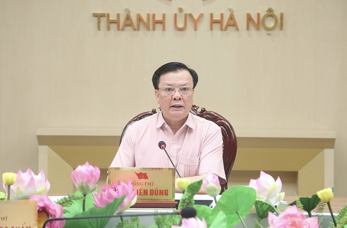Bí thư Thành ủy Hà Nội Đinh Tiến Dũng - Trưởng ban Chỉ đạo chủ trì hội nghị.