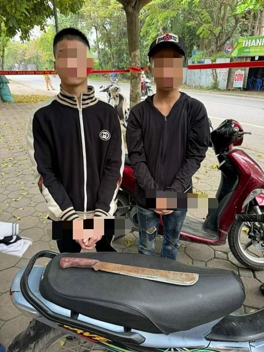 Cảnh sát 141 kịp thời ngăn chặn 2 thiếu niên mang dao đi giải quyết mâu thuẫn
