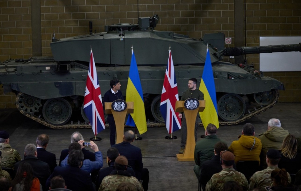 NATO gây áp lực với Nga, Anh hợp tác quân sự với Ukraine