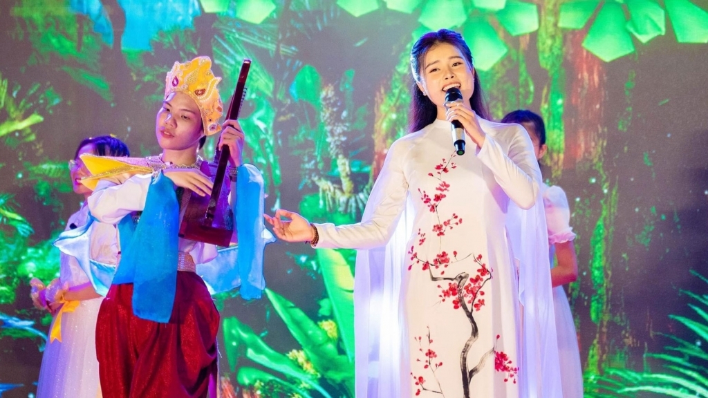 Nữ sinh Việt giành giải xuất sắc cuộc thi âm nhạc quốc tế