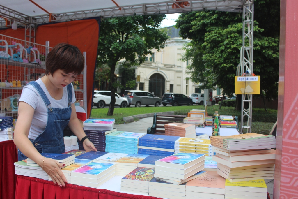 Lan tỏa giá trị của sách và văn hóa đọc đến độc giả Việt Nam ở nước ngoài