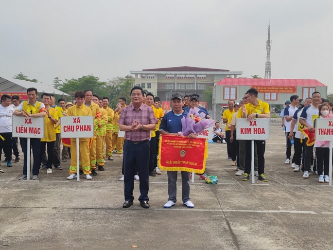 Sôi nổi Hội thi nghiệp vụ chữa cháy và cứu nạn, cứu hộ năm 2024 trên địa bàn huyện Mê Linh