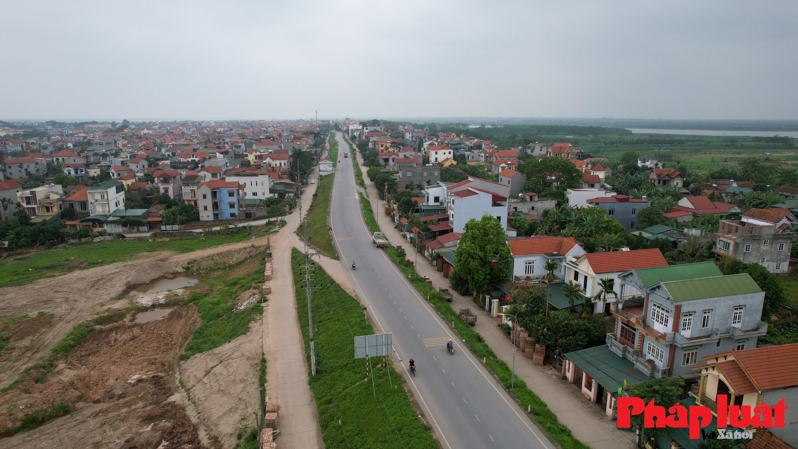 Toàn cảnh vị trí sắp xây dựng cầu Hồng Hà nối liền hai huyện Đan Phượng - Mê Linh