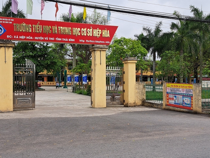 Trường Tiểu học và THCS Hiệp Hòa, huyện Vũ Thư, tỉnh Thái Bình.