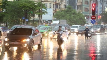 Dự báo thời tiết ngày 24/4/2024: Hà Nội mưa dông, khả năng xảy ra mưa đá, gió giật mạnh