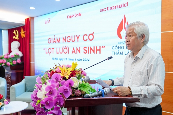 Chủ tịch Hội đồng quản lý Quỹ Hỗ trợ chương trình, dự án an sinh xã hội Việt Nam (AFV) Tạ Việt Anh trao đổi tại tọa đàm sáng 23/4  Ảnh: Khánh Huy.