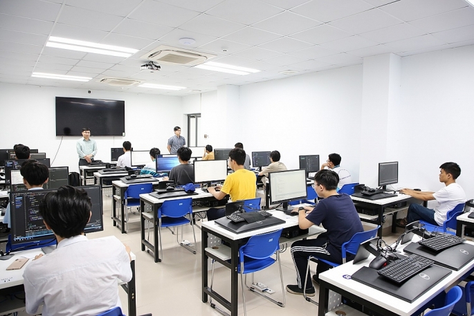 Phòng thực hành máy tính hiện đại của Trường Đại học Công nghệ, Đại học Quốc gia Hà Nội.                      Ảnh: UET