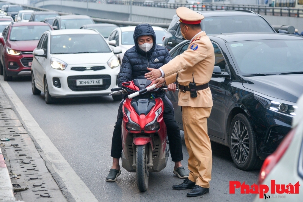 Đề nghị phạt nguội người đi xe máy vi phạm giao thông