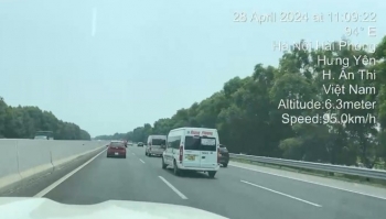 Chủ xe Limousine lạng lách trên cao tốc bị lập biên bản vi phạm hành chính