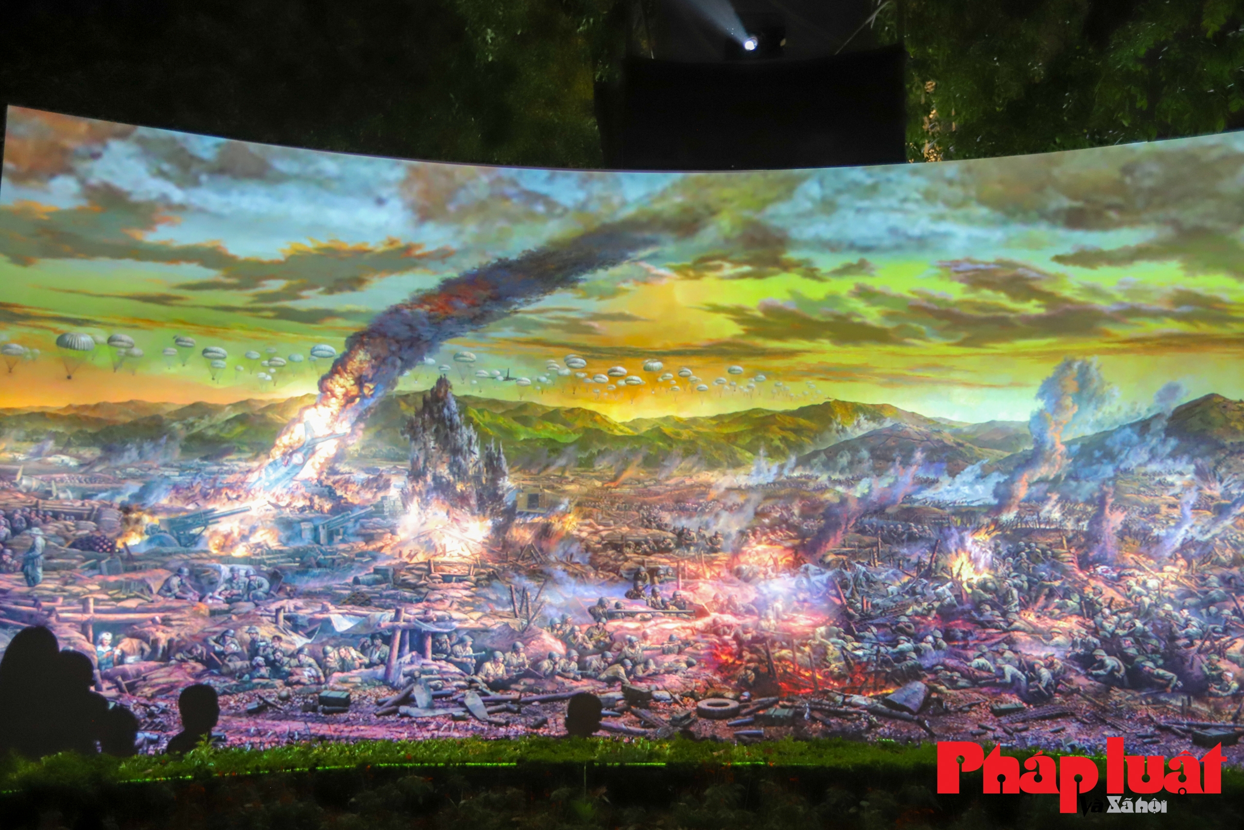 Cận cảnh bức tranh Panorama Chiến dịch Điện Biên Phủ 3D Mapping tại Hà Nội