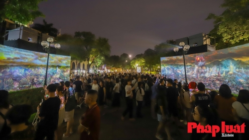 Cận cảnh bức tranh Panorama chiến dịch Điện Biên Phủ 3D Mapping tại Hà Nội