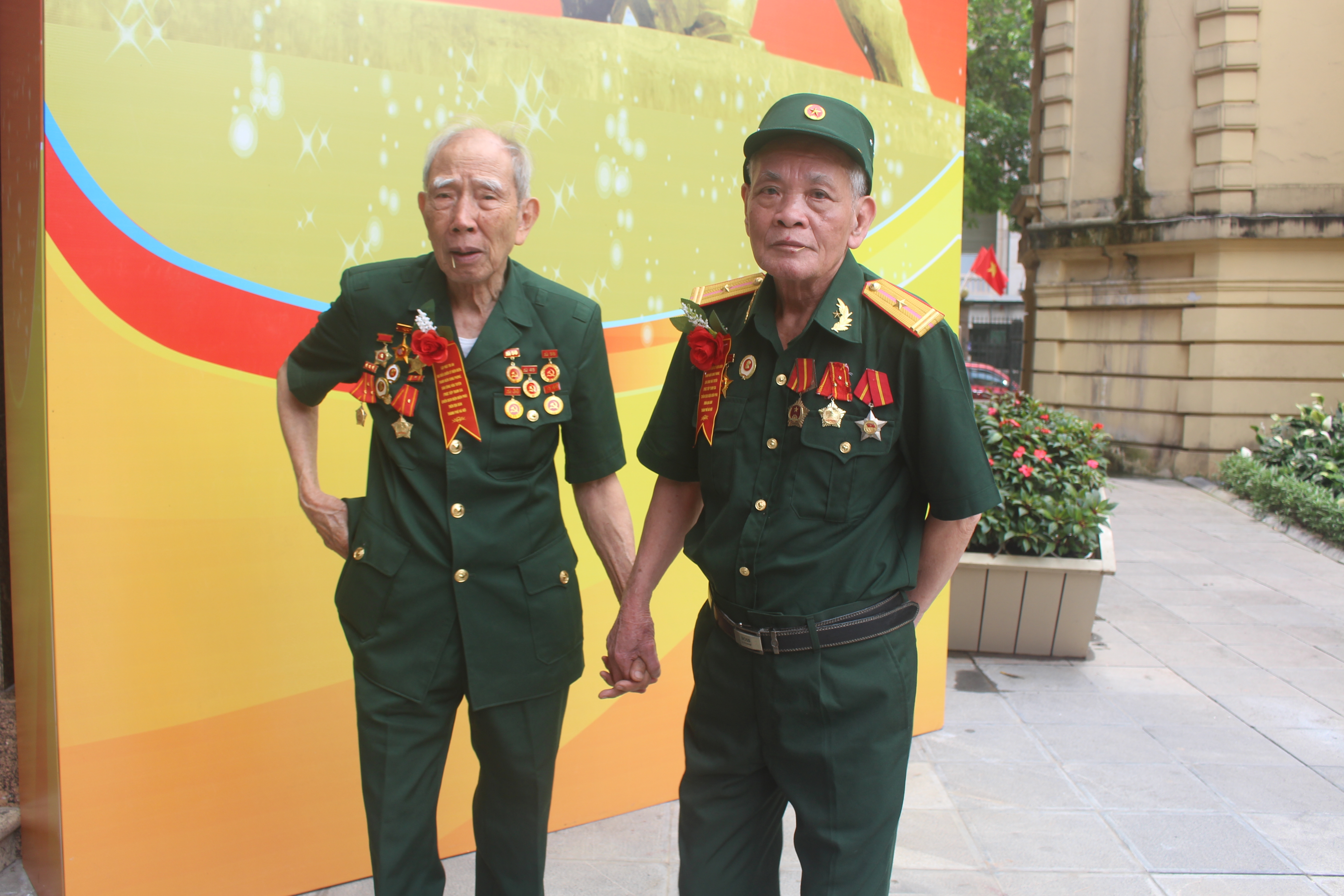 Xúc động khoảnh khắc ngày gặp mặt của các chiến sĩ Điện Biên năm xưa