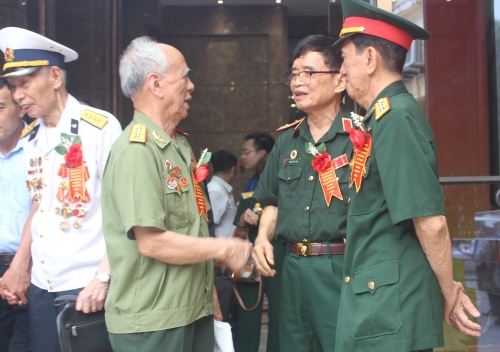 Xúc động khoảnh khắc ngày gặp mặt của các chiến sĩ Điện Biên năm xưa