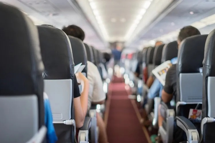 Đề nghị hành khách cung cấp thông tin về vấn đề giá vé máy bay cao bất thường