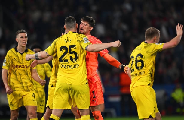 Dortmund xuất sắc đánh bại PSG để tiến vào chung kết Champions League