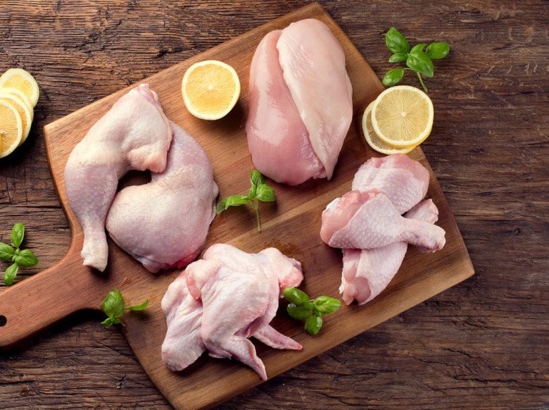 Ăn thịt gà trắng hay thịt gà nâu tốt hơn?