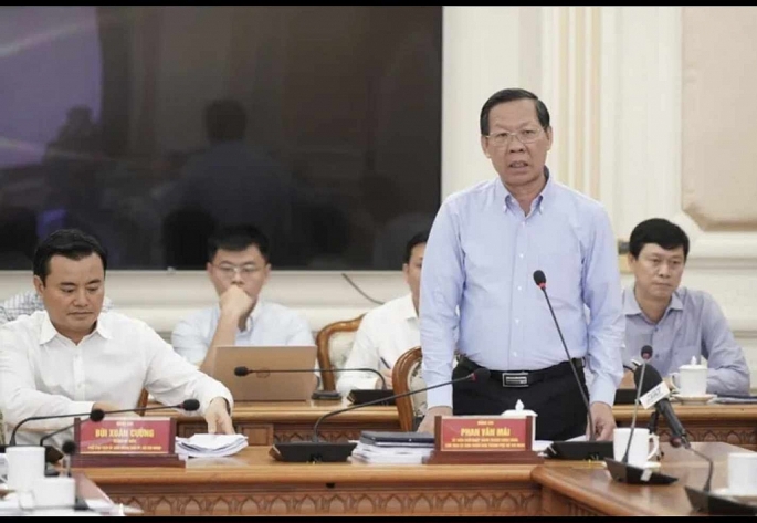Chủ tịch UBND Thành phố Hồ Chí Minh Phan Văn Mãi phát biểu tại cuộc họp  Ảnh: CT