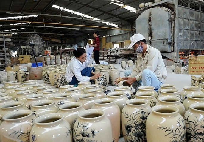 Làng nghề gốm sứ Bát Tràng. Ảnh: T.T