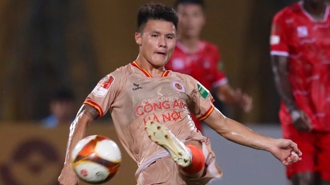 Quang Hải giúp Công an Hà Nội leo lên vị trí thứ 2 tại V-League