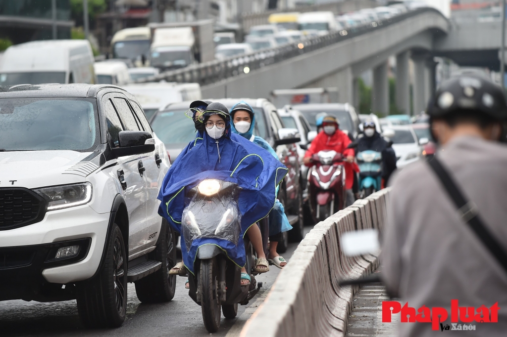 Dự báo thời tiết ngày 14/5: Hà Nội có mưa rào và dông vài nơi, ngày nắng 30-32 độ